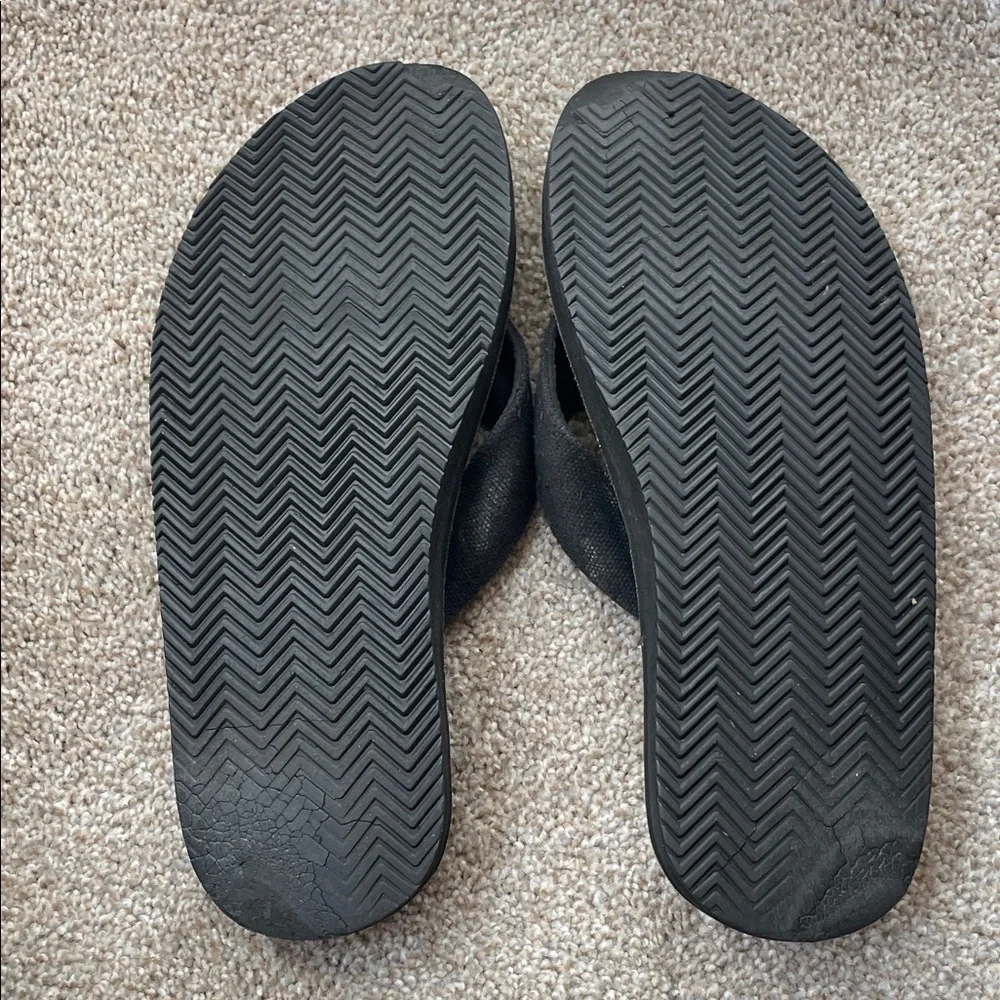 Sonoma Black Flip-Flop Sandals